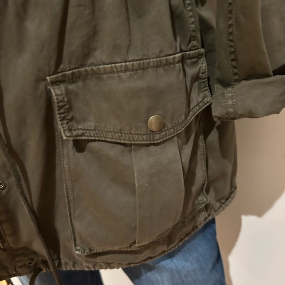 Aritzia Talula spring jacket with hood - Picture 5 of 7